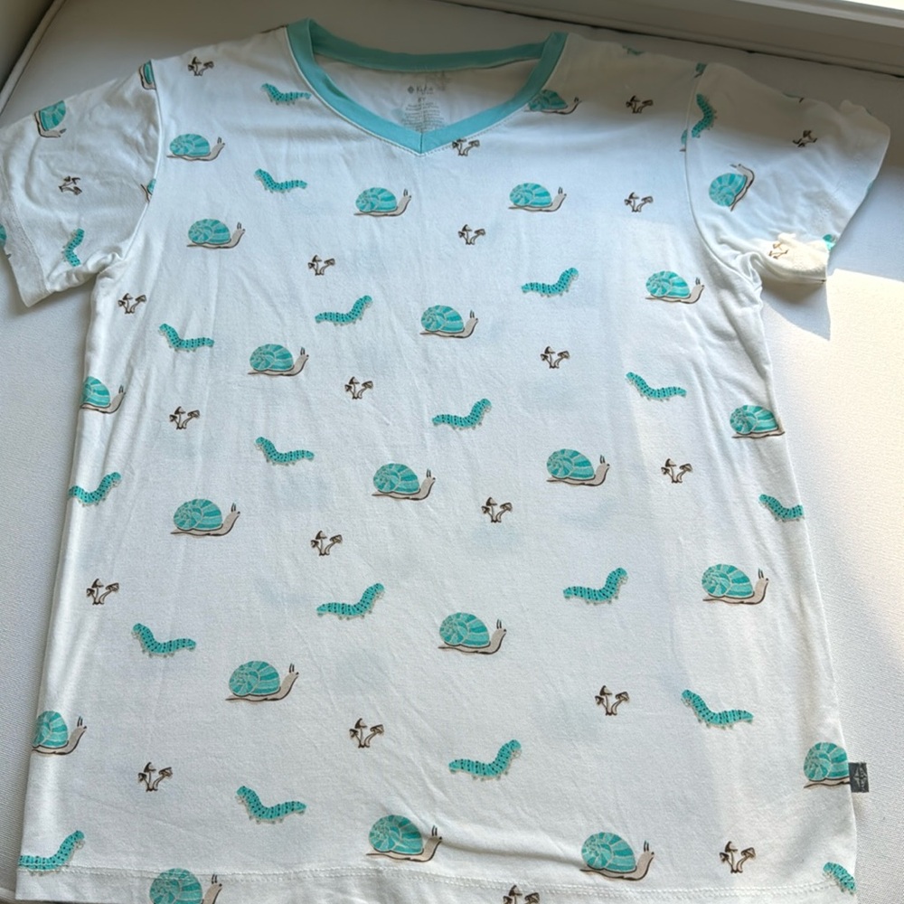 Kyte BABY White Tee with Teal Snail & Worm Print